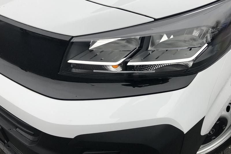 Nieuw Opel Vivaro-e Combi 100 kW (136 PK) 2025 Wit Van