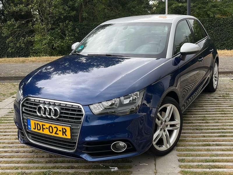 Blauw Gebruikt 2013 Audi A1 Sportback Hatchback | € 13.350 (Eerlijke prijs) - Afbeelding 1/4