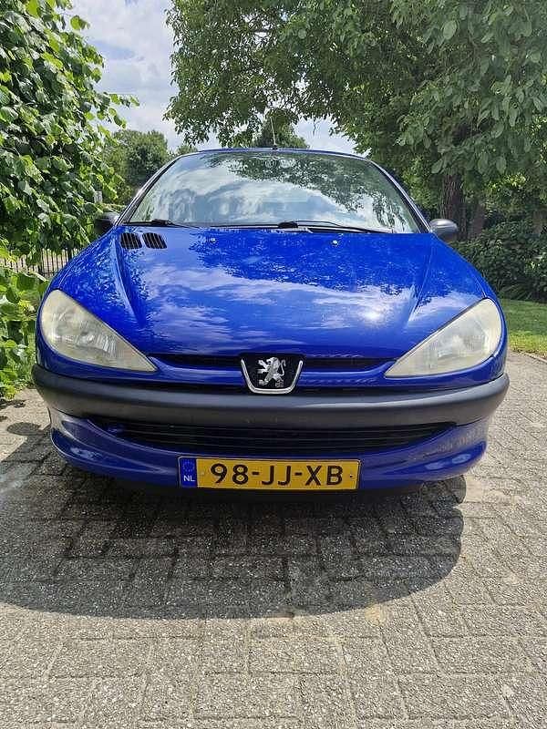 Blauw Gebruikt 2002 Peugeot 206 Hatchback | € 1.500 (Iets duurder) - Afbeelding 1/4