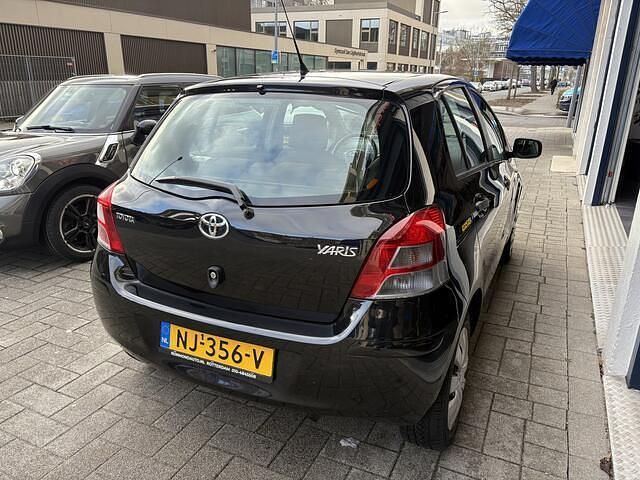 Occasion Toyota Yaris Cool 69 PK (50 kW) 2011 Zwart Hatchback