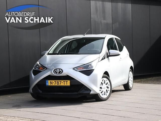 Occasion Toyota Aygo X-play 72 PK (52 kW) 2022 Grijs Hatchback