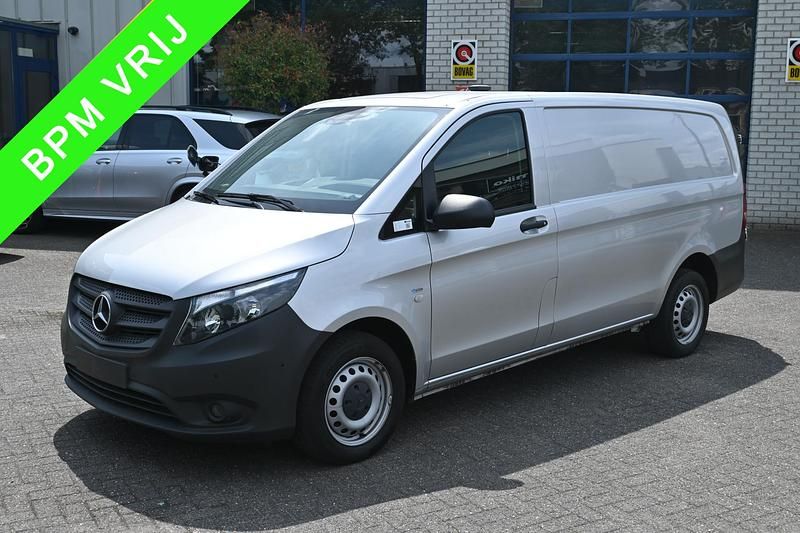 Zilver Gebruikt 2021 Mercedes Vito MPV | € 22.950 (Eerlijke prijs) - Afbeelding 1/4