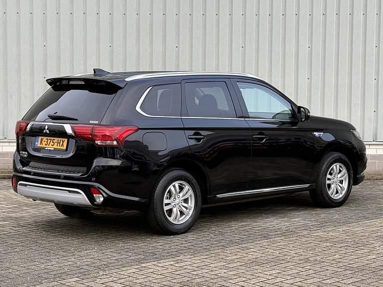 Occasion Mitsubishi Outlander P-HEV 134 PK (98 kW) 2021 Amethyst black p SUV