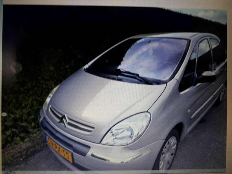Zilver Gebruikt 2005 Citroën Xsara Picasso MPV | € 450 (Goede deal) - Afbeelding 1/1