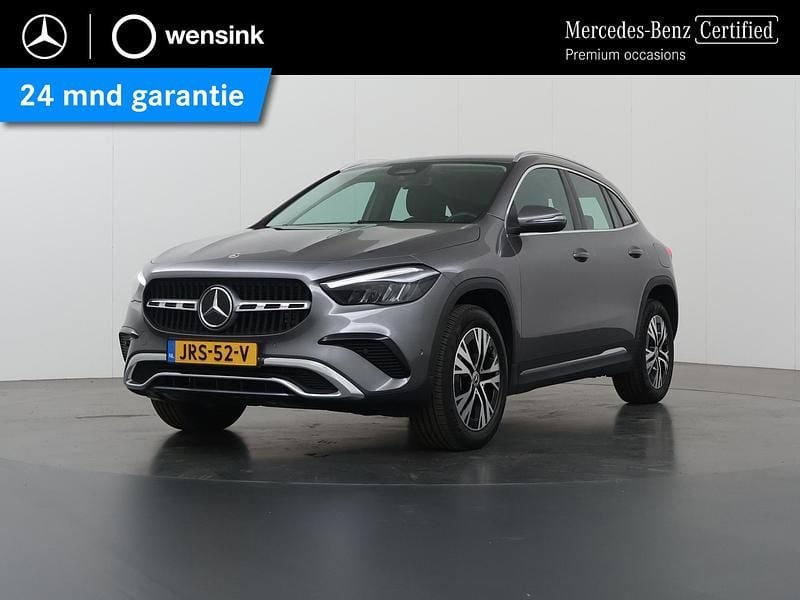 Grijs Gebruikt 2024 Mercedes GLA250 Luxury SUV | € 43.850 (Goede deal) - Afbeelding 1/4