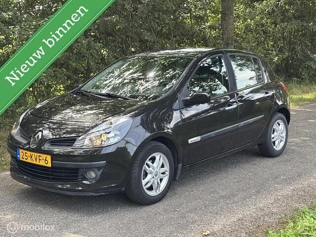 Zwart Gebruikt 2009 Renault Clio II Rip Curl Hatchback | € 1.999 (Eerlijke prijs) - Afbeelding 1/4