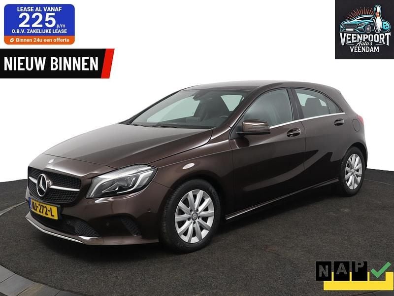Bruin Gebruikt 2017 Mercedes A180 Ambition Hatchback | € 12.900 (Goede deal) - Afbeelding 1/4