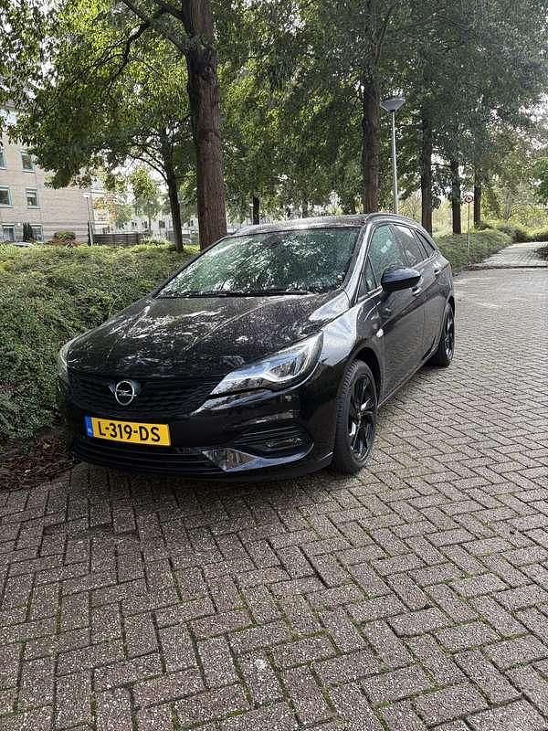 Zwart Gebruikt 2021 Opel Astra Ultimate Stationwagen | € 15.000 (Super prijs) - Afbeelding 1/4