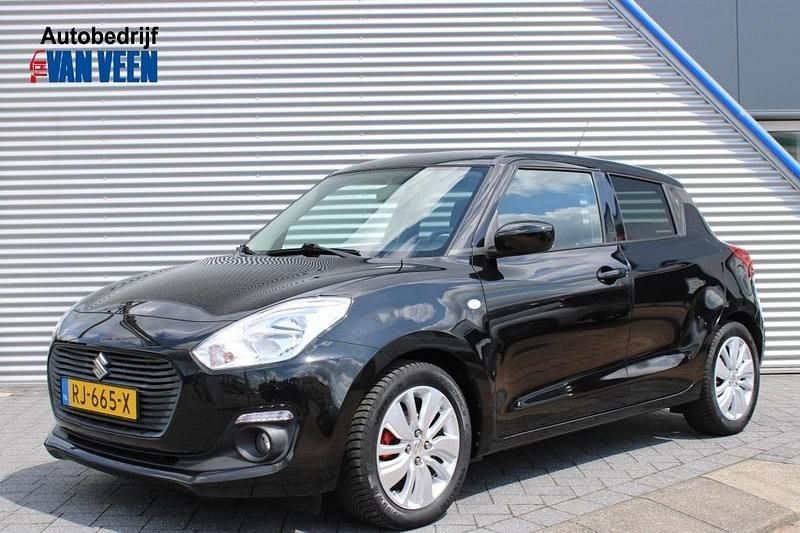 Zwart Gebruikt 2018 Suzuki Swift Hatchback | € 12.690 (Eerlijke prijs) - Afbeelding 1/4