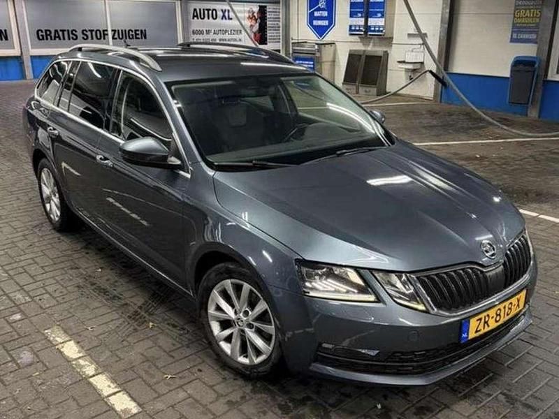 Grijs Gebruikt 2019 Skoda Octavia Stationwagen | € 8.100 (Eerlijke prijs) - Afbeelding 1/4