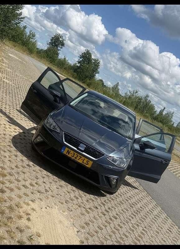 Zwart Gebruikt 2019 Seat Ibiza FR Hatchback | € 12.350 (Super prijs) - Afbeelding 1/4