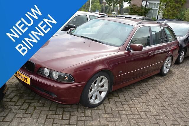 Rood Gebruikt 2001 BMW 525 Executive Stationwagen | € 950 (Eerlijke prijs) - Afbeelding 1/4