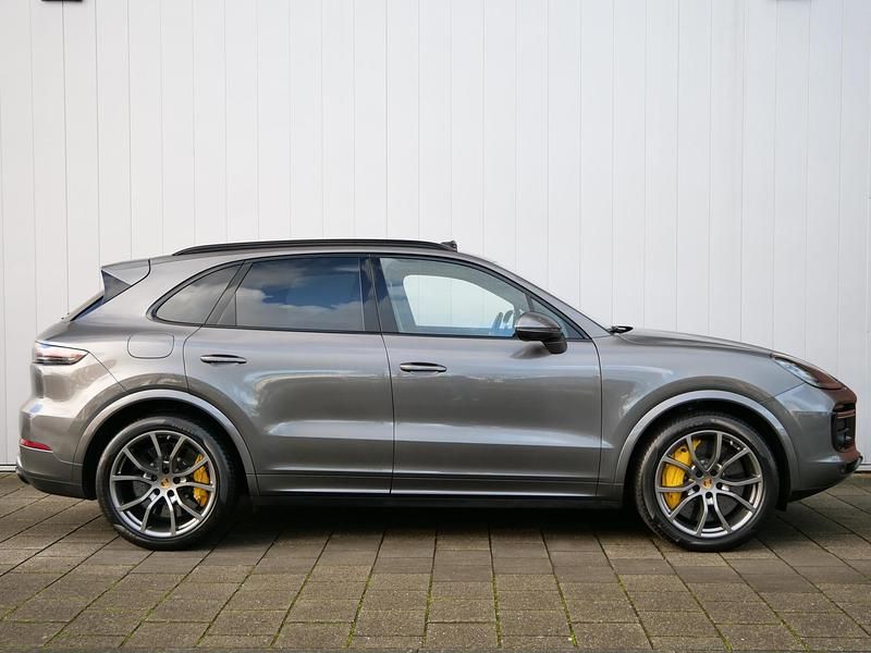 Occasion Porsche Cayenne Turbo S 680 PK (500 kW) 2020 Grijs SUV