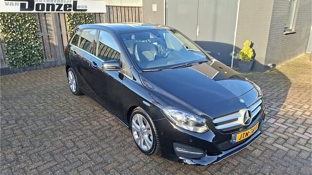 Occasion Mercedes B180 Business 122 PK (89 kW) 2016 Zwart (metallic) MPV