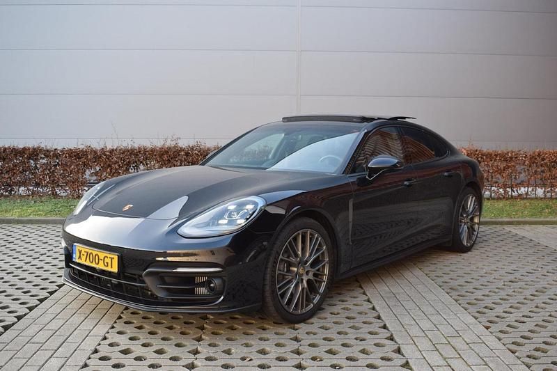 Zwart (metallic) Occasion 2024 Porsche Panamera Platinum Edition Hatchback | € 94.945 (Goede deal) - Afbeelding 1/1