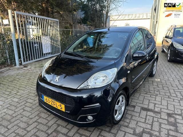 Zwart Gebruikt 2012 Peugeot 107 Hatchback | € 3.949 (Eerlijke prijs) - Afbeelding 1/4