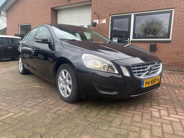 Zwart Gebruikt 2011 Volvo S60 Kinetic Sedan | € 10.250 (Eerlijke prijs) - Afbeelding 1/4