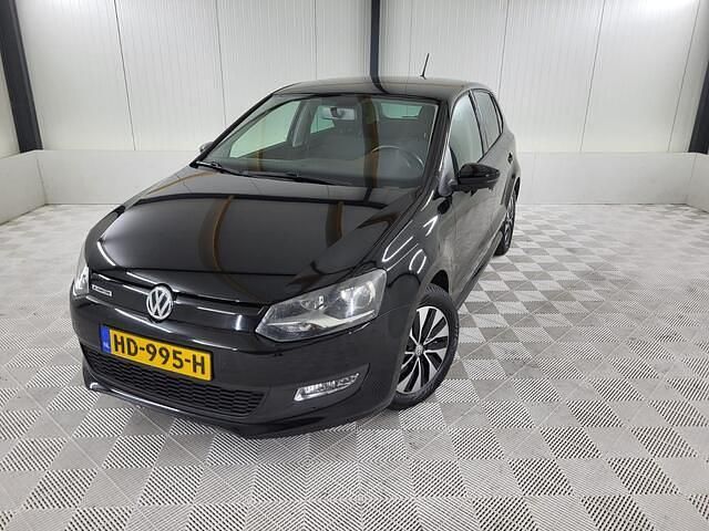 Zwart (metallic) Gebruikt 2015 VW Polo Edition Hatchback | € 5.000 (Goede deal) - Afbeelding 1/4