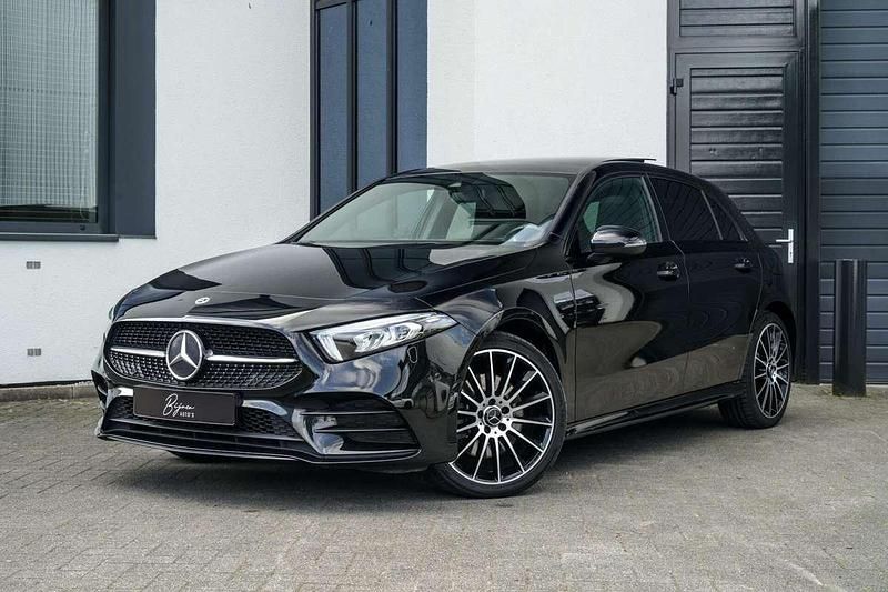 Zwart Gebruikt 2020 Mercedes A250 AMG line Hatchback | € 27.995 (Iets duurder) - Afbeelding 1/4