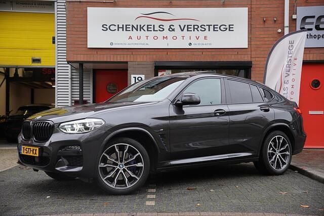 Grijs (metallic) Gebruikt 2019 BMW X4 Executive SUV | € 37.450 (Eerlijke prijs) - Afbeelding 1/4