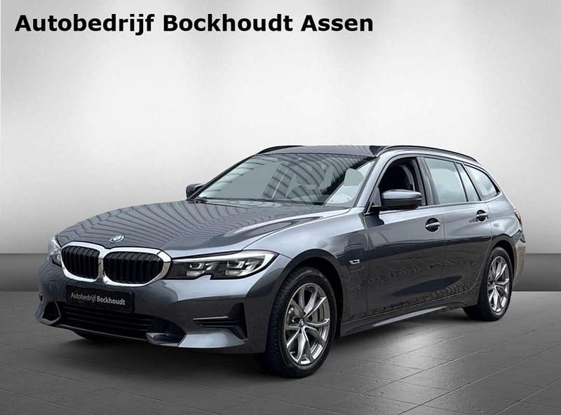 Grijs Gebruikt 2022 BMW 330e Stationwagen | € 34.900 (Super prijs) - Afbeelding 1/4