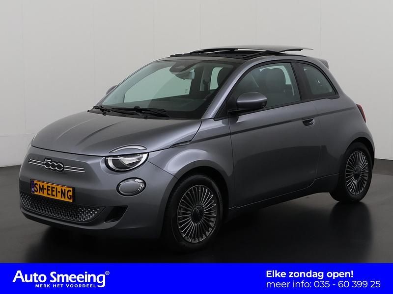 Grijs Gebruikt 2022 Fiat 500e Icon Hatchback | € 17.395 (Eerlijke prijs) - Afbeelding 1/4