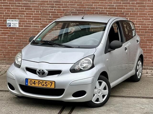 Occasion Toyota Aygo 68 PK (50 kW) 2011 Grijs Hatchback