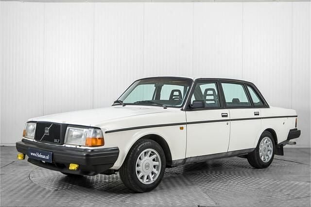 Wit Occasion 1984 Volvo 244 Sedan | € 6.900 - Afbeelding 1/4