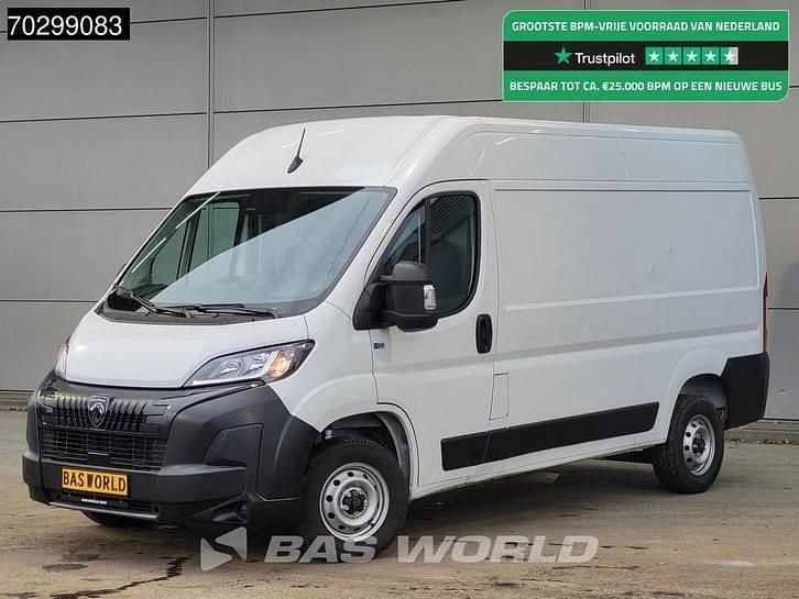 Wit Occasion 2024 Peugeot Boxer Van | € 17.400 (Super prijs) - Afbeelding 1/4