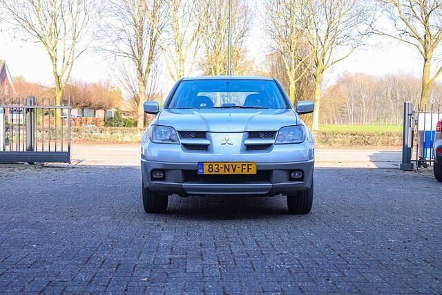 Occasion Mitsubishi Outlander Comfort Edition 136 PK (100 kW) 2003 Grijs SUV