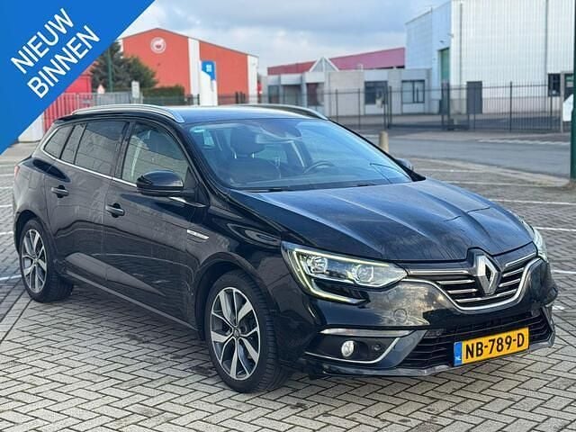 Zwart Occasion 2016 Renault Mégane GrandTour Bose Edition Stationwagen | € 6.377 (Goede deal) - Afbeelding 1/4