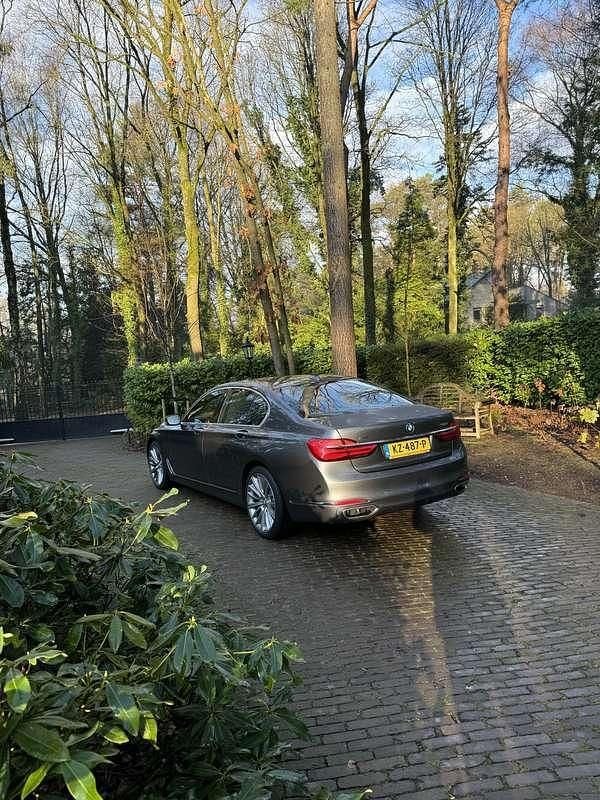 Occasion BMW 750 449 PK (330 kW) 2017 Grijs Sedan