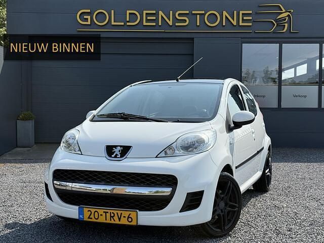 Wit Gebruikt 2012 Peugeot 107 Hatchback | € 3.449 (Eerlijke prijs) - Afbeelding 1/4