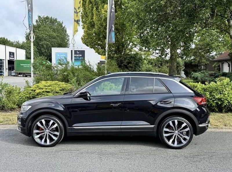 Zwart Gebruikt 2018 VW T-Roc SUV | € 24.500 (Eerlijke prijs) - Afbeelding 1/4