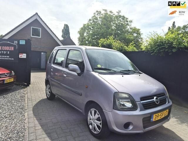 Paars Gebruikt 2005 Opel Agila Hatchback | € 1.999 (Eerlijke prijs) - Afbeelding 1/4