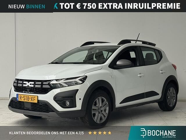 Wit Gebruikt 2022 Dacia Sandero Expression Hatchback | € 16.945 (Eerlijke prijs) - Afbeelding 1/4