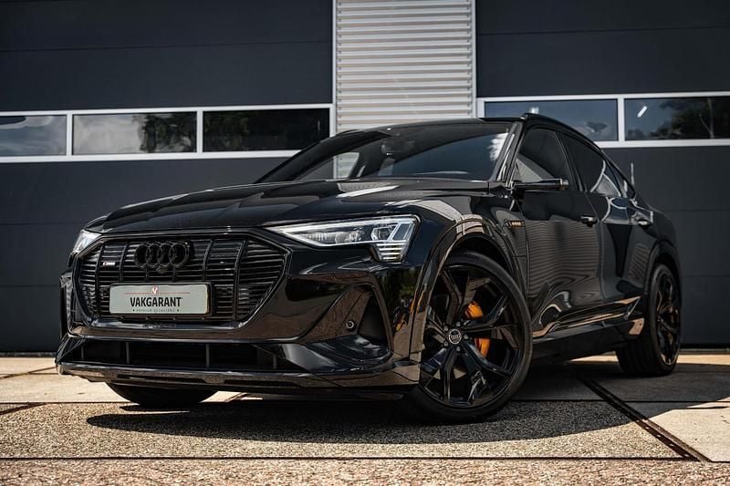 Zwart Gebruikt 2020 Audi e-tron Business SUV | € 43.499 - Afbeelding 1/3