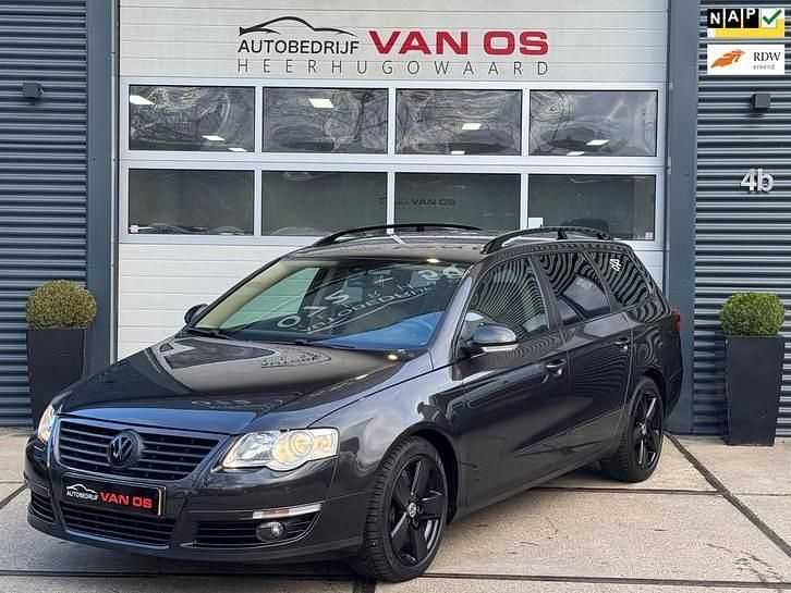 Bruin Occasion 2007 VW Passat Highline Stationwagen | € 5.950 (Eerlijke prijs) - Afbeelding 1/4