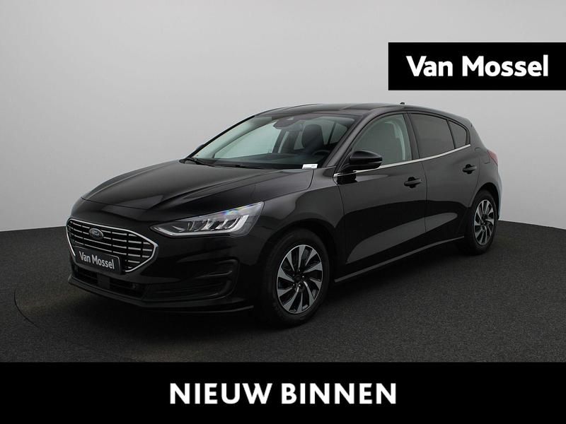 Zwart Occasion 2023 Ford Focus Titanium Hatchback | € 18.900 (Super prijs) - Afbeelding 1/4