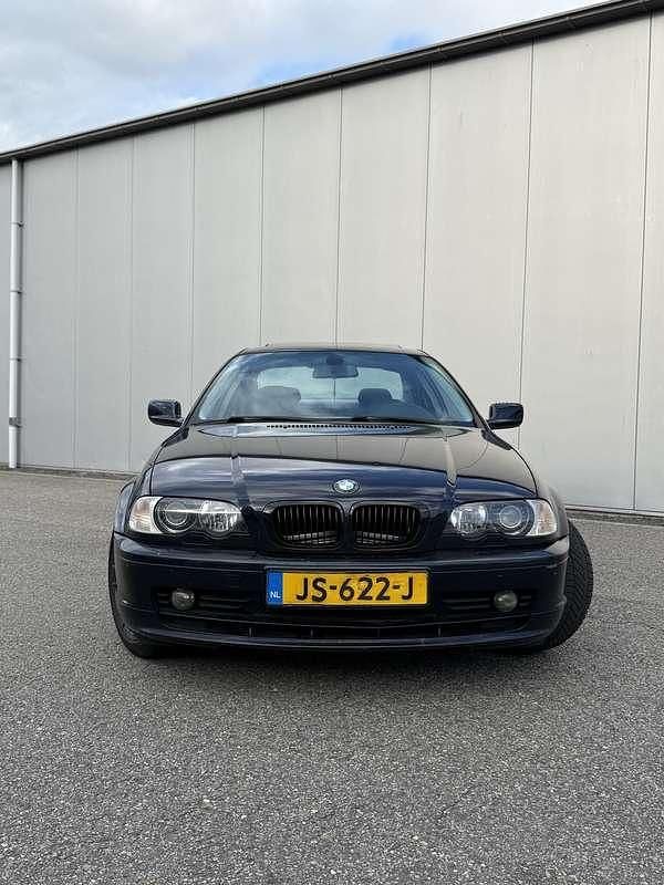 Gebruikt 2002 BMW 320 Coupé | € 3.650 (Goede deal) - Afbeelding 1/4