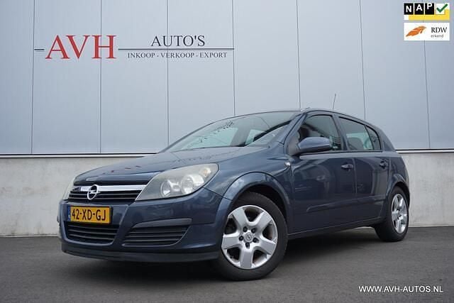 Grijs Gebruikt 2007 Opel Astra Edition Hatchback | € 1.950 (Eerlijke prijs) - Afbeelding 1/4