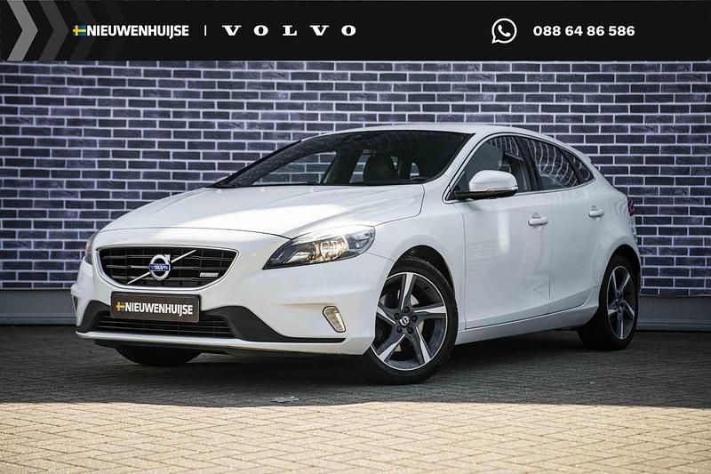 Wit Gebruikt 2015 Volvo V40 R-Design Stationwagen | € 14.694 (Iets duurder) - Afbeelding 1/3