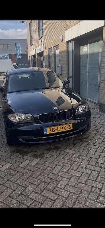 Blauw Gebruikt 2010 BMW 116 Hatchback | € 3.499 (Eerlijke prijs) - Afbeelding 1/4