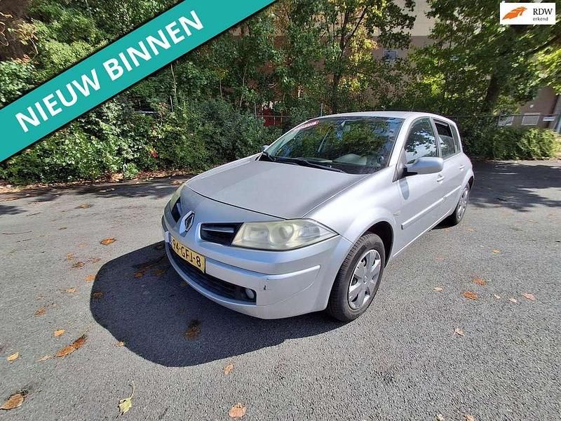 Grijs Occasion 2008 Renault Mégane III Business Hatchback | € 1.499 (Goede deal) - Afbeelding 1/4