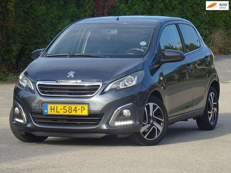 Grijs Gebruikt 2015 Peugeot 108 Allure Hatchback | € 3.999 (Goede deal) - Afbeelding 1/4