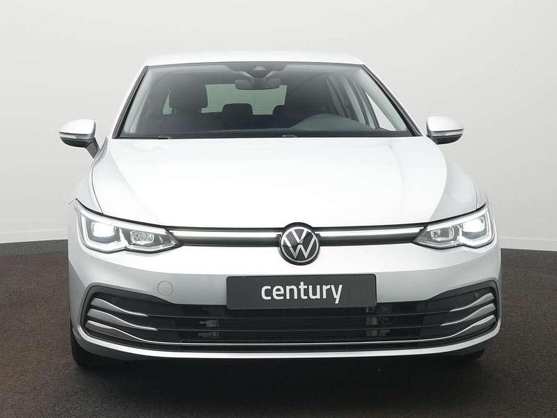 Occasion VW Golf VIII Active 204 PK (150 kW) 2023 Zilver (metallic) Hatchback