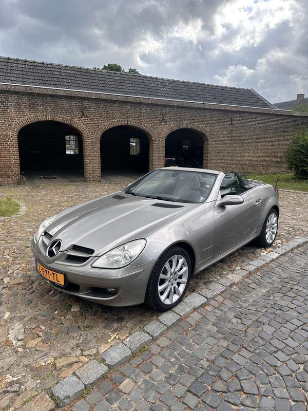 Grijs Gebruikt 2004 Mercedes SLK200 Cabriolet | € 8.950 (Eerlijke prijs) - Afbeelding 1/4