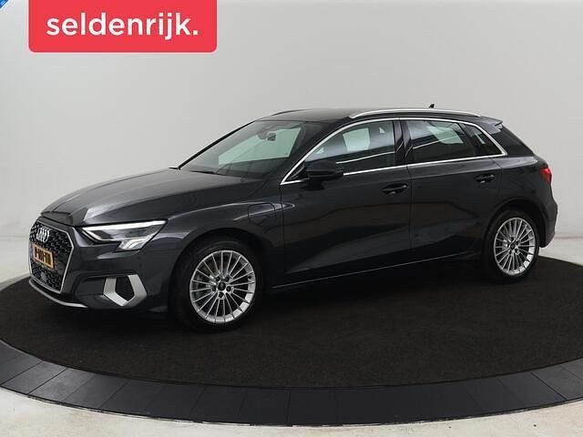 Grijs Occasion 2022 Audi A3 Sportback Advanced Hatchback | € 23.900 (Super prijs) - Afbeelding 1/4