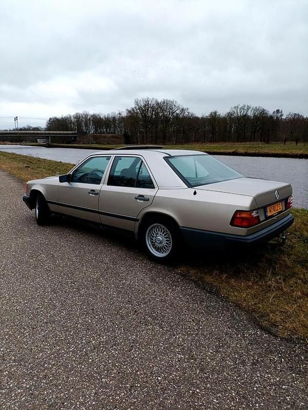 Occasion Mercedes E230 132 PK (97 kW) 1986