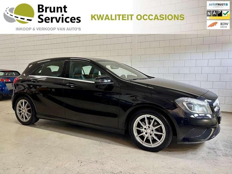 Zwart Gebruikt 2014 Mercedes A180 Prestige Hatchback | € 11.950 (Eerlijke prijs) - Afbeelding 1/4